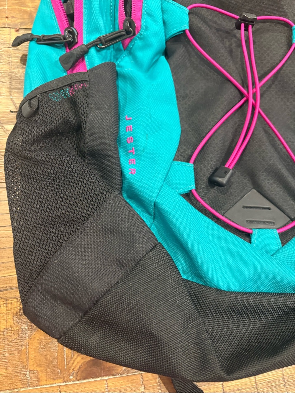 North face back pack - Picture 5 of 7